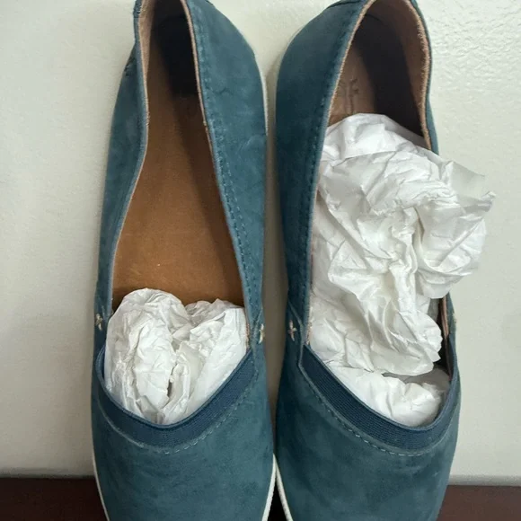 FRYE “Melanie” NWT sea blue Slip-On Shoes in size 9.5 - Picture 2 of 10